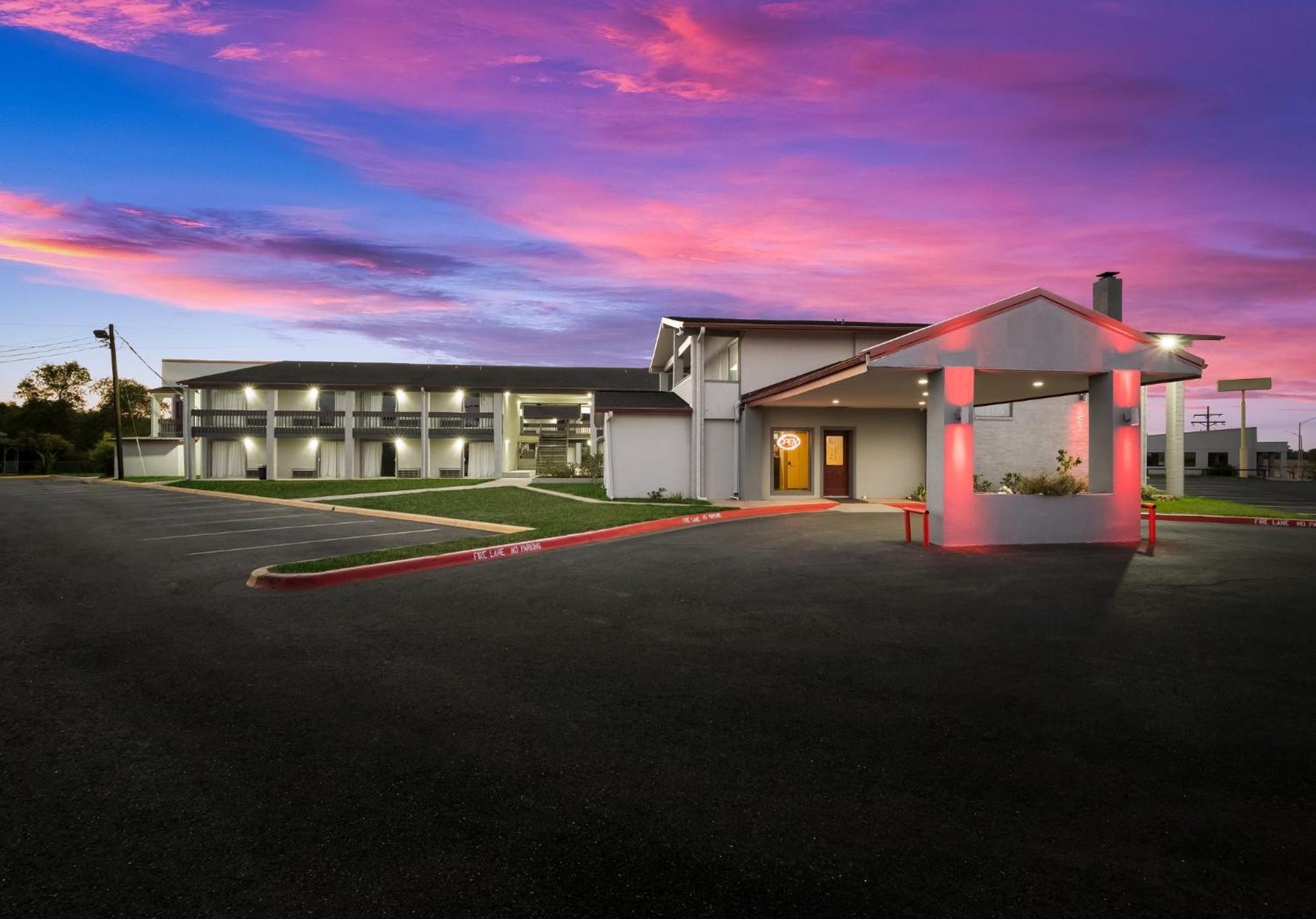 Red Roof Inn 매디슨빌 외부 사진