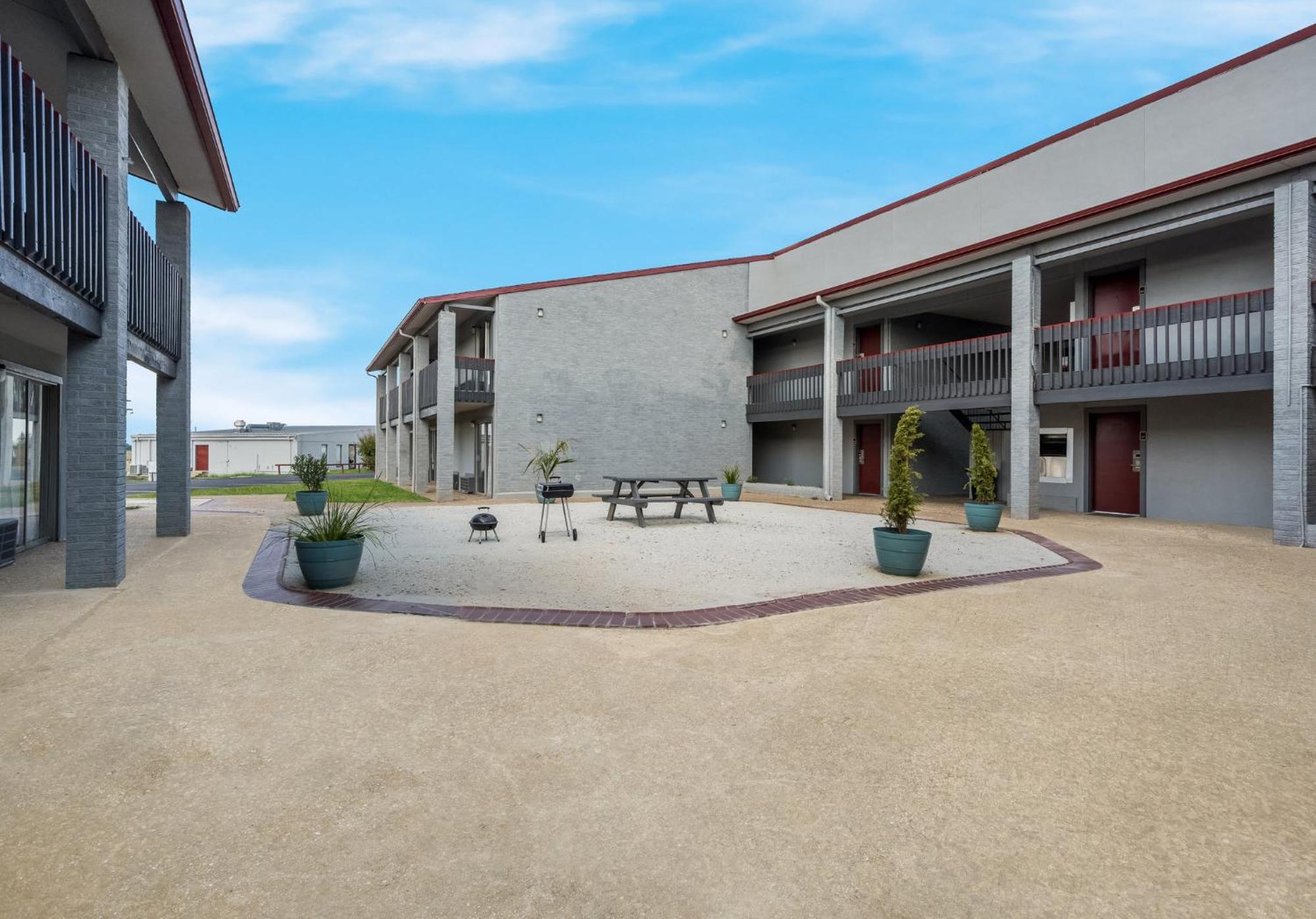 Red Roof Inn 매디슨빌 외부 사진